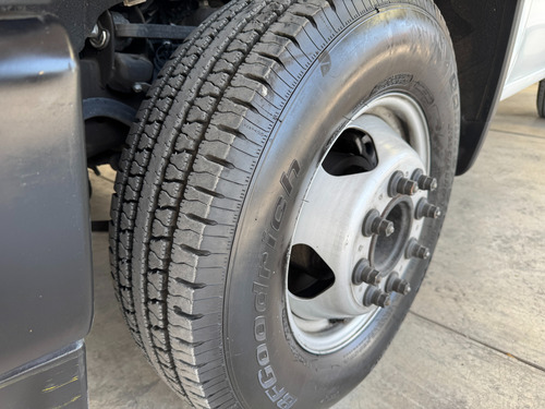 Chevrolet Silverado 6.6 3500 Chasis Cab V8 At