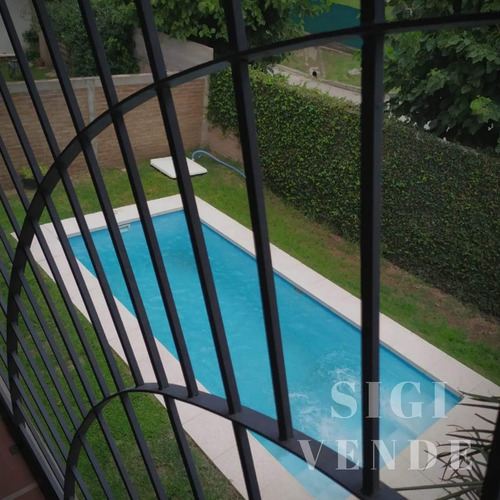 Impecable Casa En Venta Estilo Ingles Entre Nvo Urca Y V Esc