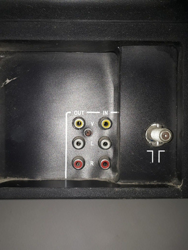 Imagen 5 de 8 de Televisor Culon De 21 Pulgadas Sharp Sin Control