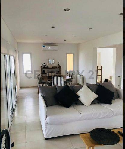 Imagen 18 de 19 de Casa Alquiler Araucarias Puertos Del Lago 3 Dormitorios Jardin Pileta Galeria