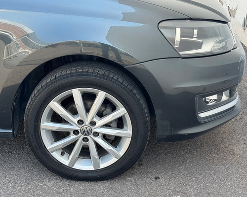 Volkswagen Vento 1.6 Highline Mt