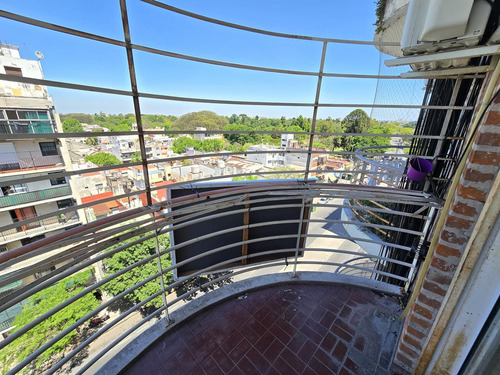 Departamento Venta De Tres Ambientes Con Balcón Al Frente - Apto Crédito