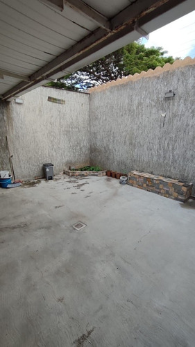 Townhouse Conj Res Brisas Del Manantial Naguanagua Jc-lp