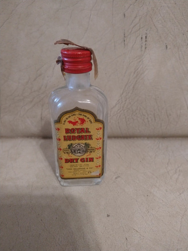 Antigua Botellita Royal Lufgate Dry Gin. Un Cuarto Llena