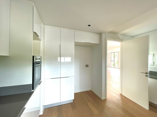 1910 Excelente Departamento 2 Dormitorios Villa Belgrano Con Cochera En Venta