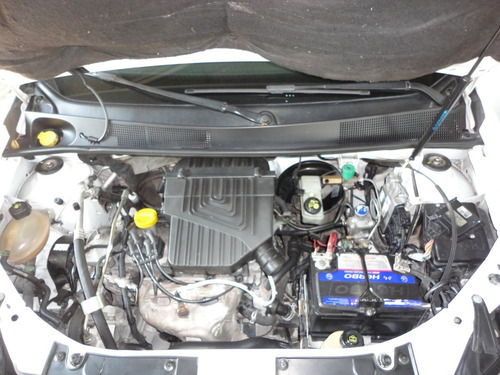 Imagen 9 de 9 de Renault Nuevo Logan Authentique Plus 1.6 2016