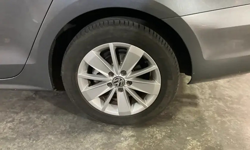 Volkswagen Jetta A6 Live 2.0 lt
