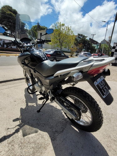 Imagen 3 de 6 de Honda Falcon 400