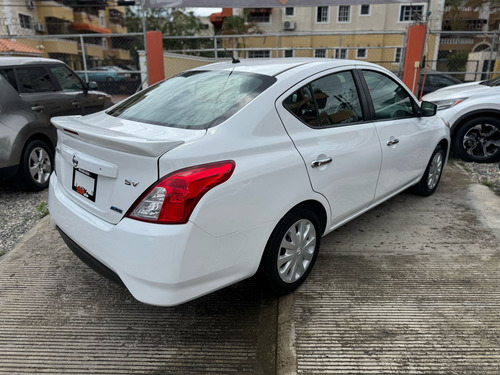 Nissan Versa Sv 2016