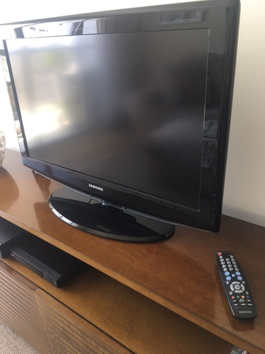 Imagem 2 de 4 de Tv Lcd 32 Samsung Ln32a330j1 Usada Impecável Retirada!