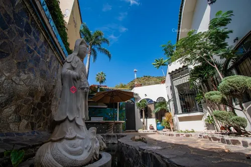 Casa De Lujo En Venta En Ajijic Con Alberca Y Terraza Con Vista A La Laguna