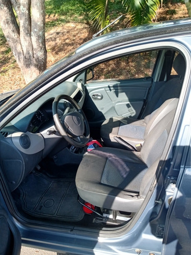 Renault Sandero 2010 1.0 16v Authentique Hi-flex 5p