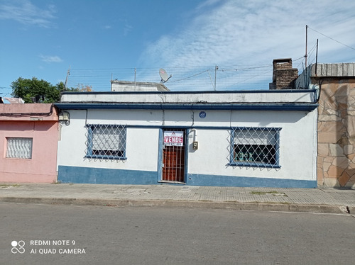Inmobiliaria Vende Casa En Barrio Perez Castellanos