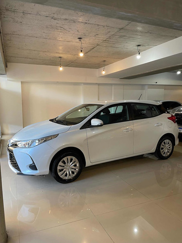 Imagen 6 de 18 de Toyota Yaris 2022 1.5 107cv Xs