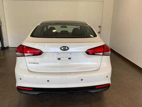 Imagen 9 de 14 de Kia Forte Lx T/m 4 Puertas