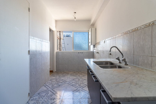 Venta Depto 2 Amb En Flores Cocina Independiente