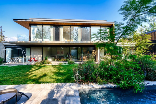 Moderna Casa En Condominio No Perimetral Con Excel...