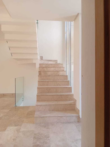 Imagen 10 de 19 de Moderno Townhouse En Cumbres De Guataparo