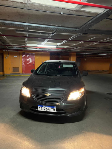 Imagen 3 de 6 de Chevrolet Onix 2017 1.4 Joy Ls + 98cv