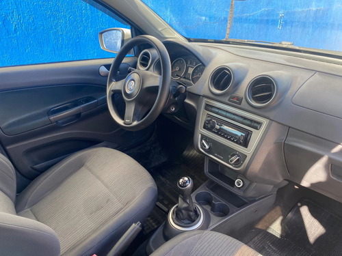 Volkswagen Voyage 1.0 MI 8V FLEX 4P MANUAL