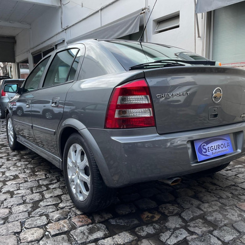 Imagen 3 de 13 de Chevrolet Astra Gls 2011