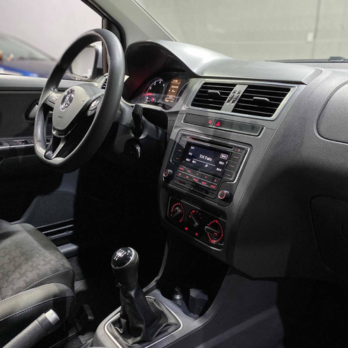 Imagen 11 de 15 de Volkswagen Fox 2016 1.6 Trendline