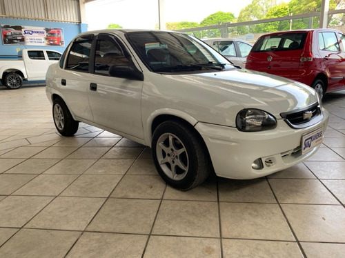 Imagem 2 de 11 de Chevrolet Corsa Classic 1.6 2005