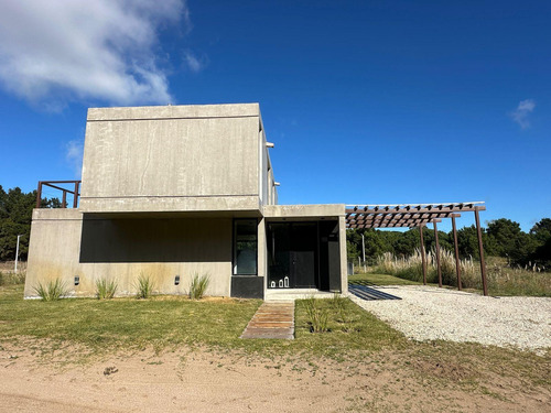 Casa En Venta - 3 Dormitorios 3 Baños - Pinamar