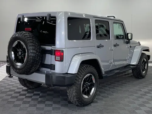 Jeep Wrangler 3.8 V6 Unlimited Sahara JK 4x4 At