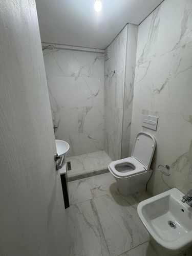 Venta Amplio Departamento De 2 Ambientes A Estrenar - Edificio Con Piscina Sum Parrilla Solarium