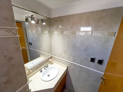 Venta Semipiso 5 Ambientes Dos Cocheras Caseros