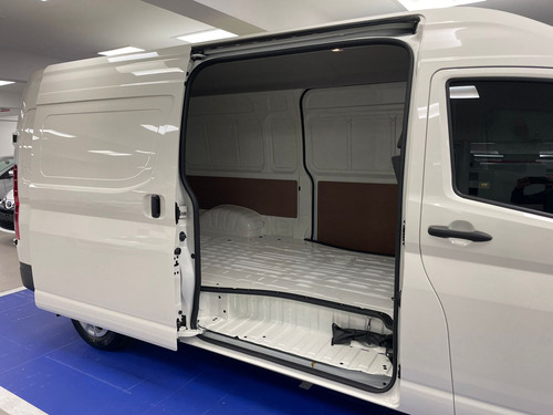 Toyota Hiace HIACE Furgon L2H2 2.8 TDI 6AT 3A 5P