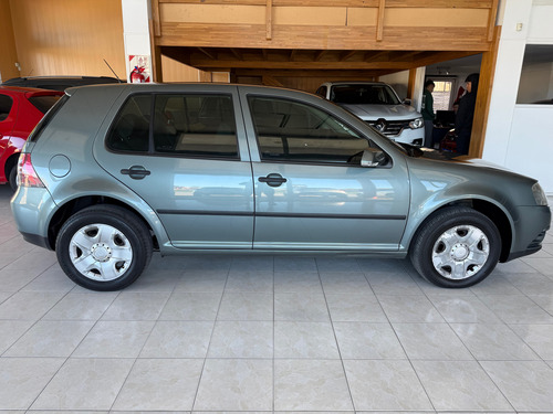 Volkswagen Golf 1.6 Advance