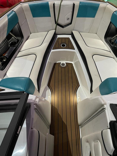 Imagen 9 de 14 de Lancha De Wakeboard Wakesurf Nautique G21 Coastal Edition