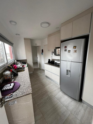 Departamento De 4 Ambientes Dependencia En Venta En Acassuso.