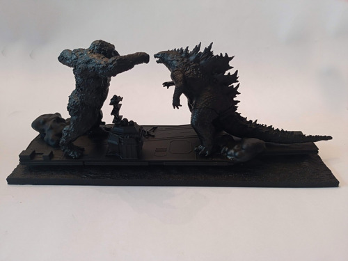 Imagen 8 de 9 de Godzilla Vs King Kong En Portaviones Figura Película 20 Cm