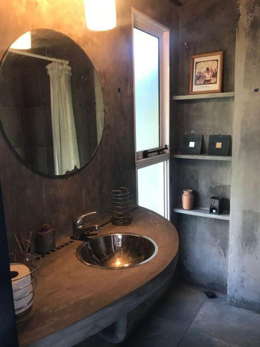 Casa En Venta - 2 Dormitorios 2 Baños - Cochera - 381mts2 - Temperley