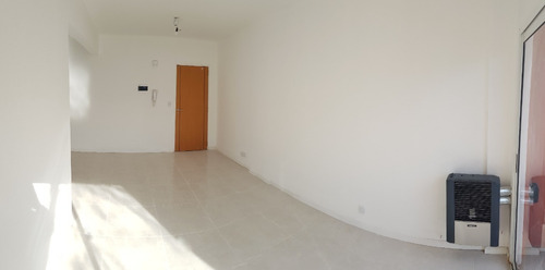 Imagen 8 de 30 de Ramón Falcón Al 3700, Floresta. Semipiso. A Estrenar. 3 Ambientes. 2 Dormitorios. Piso 2. Al Frente A La Calle. Balcón. Superficie 62 M2. Expensas Muy Bajas. Apto Profesional. Financiación
