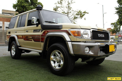 Toyota Land Cruiser Lx