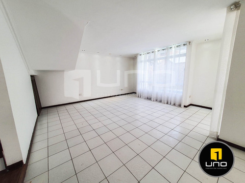 Barrio Equipetrol Amplio Inmueble En Alquiler