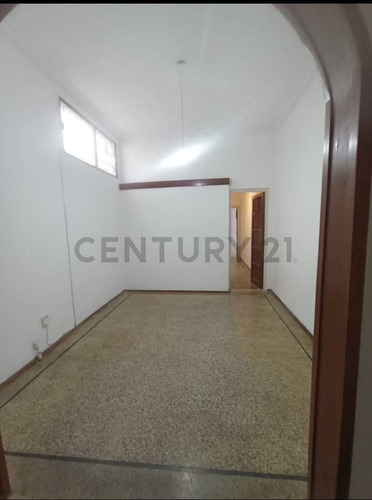 Apartamento Cordon A Metros De Br Artigas! 2 Dor, Acepta Banco