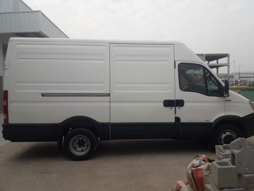Iveco Daily 3.0 Furgon 55c16 Año 2015 - H2 155cv 12.3m3 3300