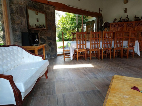 Gran Oportunidad! Terreno Con Construcciones Diversas