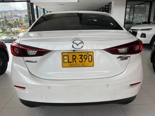 Mazda 3 2.0 Touring MT