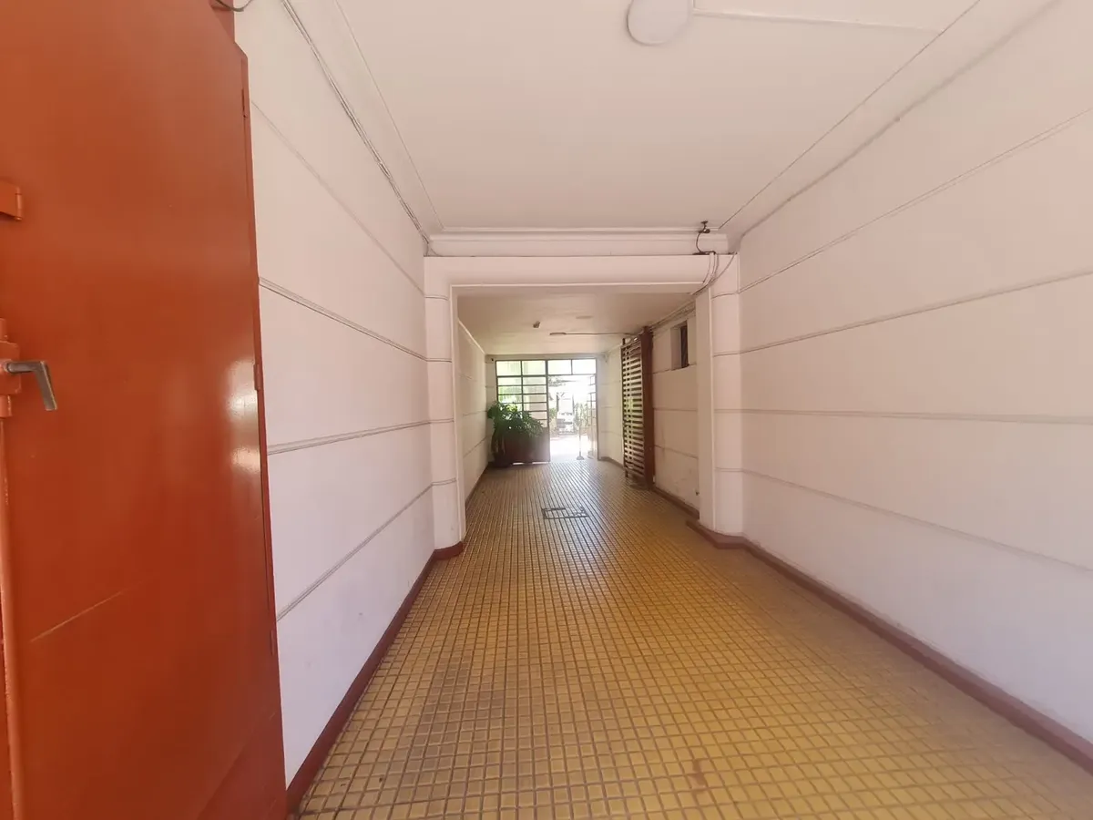 Imagen 2 de 23 de Luminoso Departamento Antiguo En Venta Metro Moneda