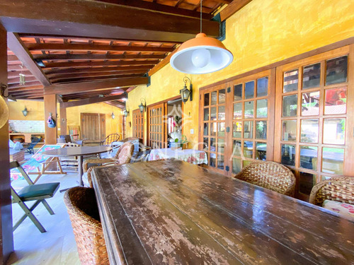 Imagem 14 de 29 de Alphaville 01 | Casa Estilo Fazenda | Enorme Quintal Gramado | Estilo Rústico - Cnc1285