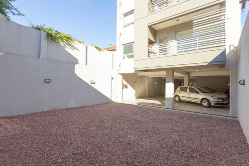 Cocheras En Venta En Parque Chacabuco.