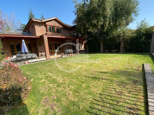 Casa En Venta De 6 Dorm. En Lo Barnechea