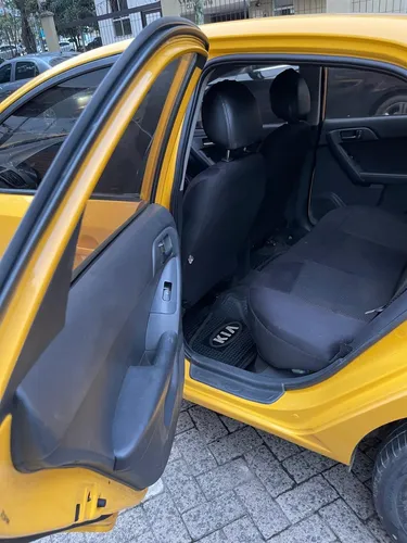Taxi Kia Cerato Lx Modelo 2015, Color Amarillo, Flota Bernal