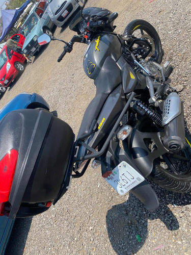 Pulsar Neón 150 Gris Con Amarillo.